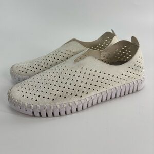 Ilse Jacobsen tulip slip on sneaker in super soft cream suede